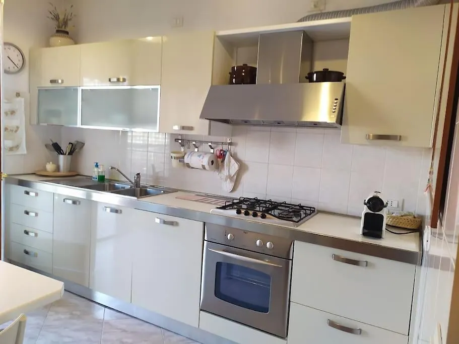 Ferienwohnung Casa Mike - Trilocale Con Box Auto San Giuliano Milanese Italien