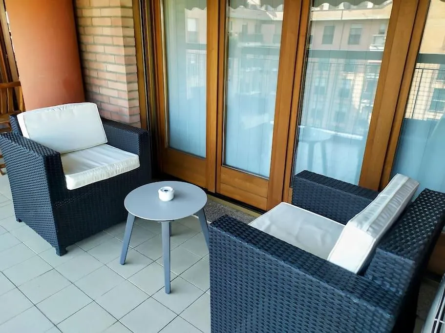 Ferienwohnung Casa Mike - Trilocale Con Box Auto San Giuliano Milanese Apartment