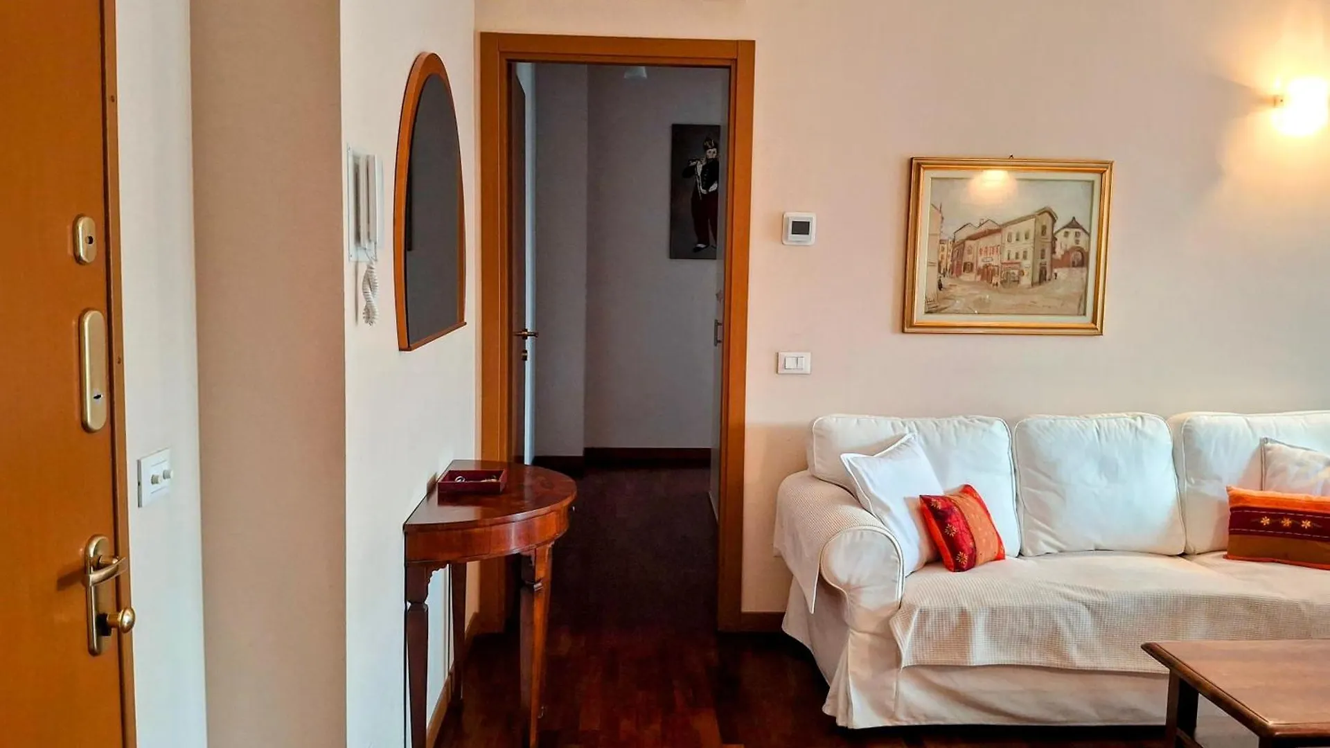 Ferienwohnung Casa Mike - Trilocale Con Box Auto San Giuliano Milanese 0*,  Italien